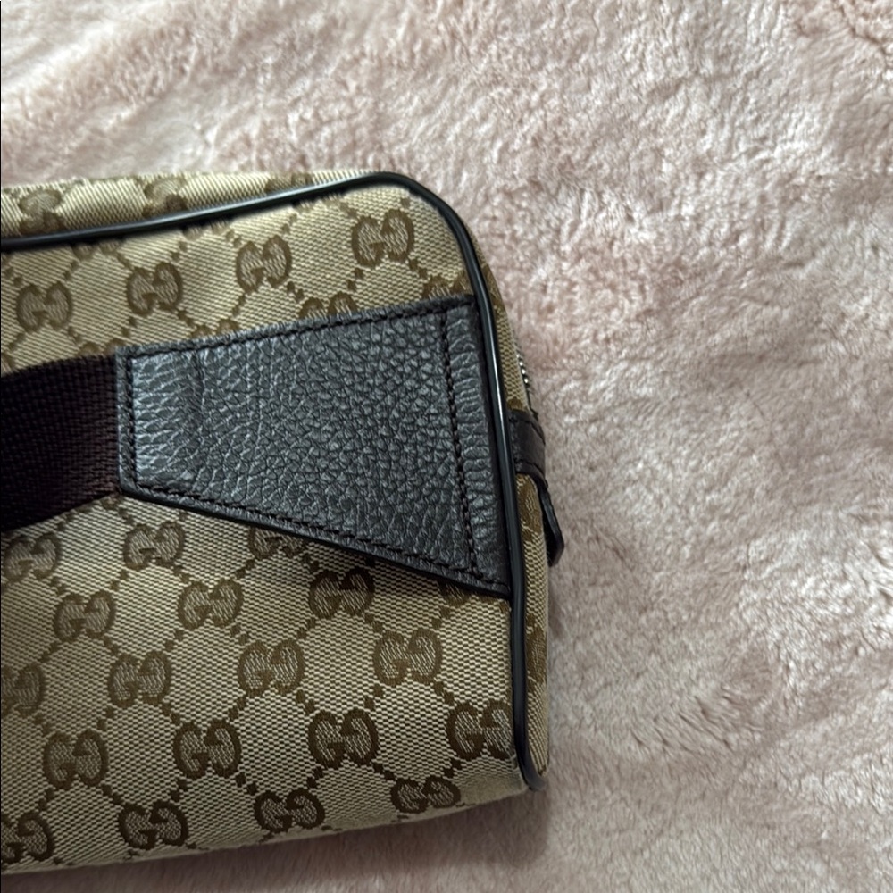 Gucci Brown UNISEX  Belt Bag with Iconic Design - Picture 9 of 9